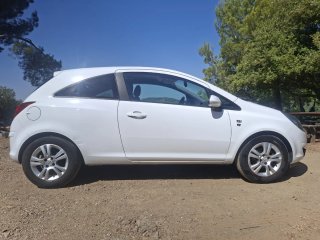 Coche Opel Corsa