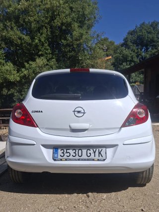 Coche Opel Corsa
