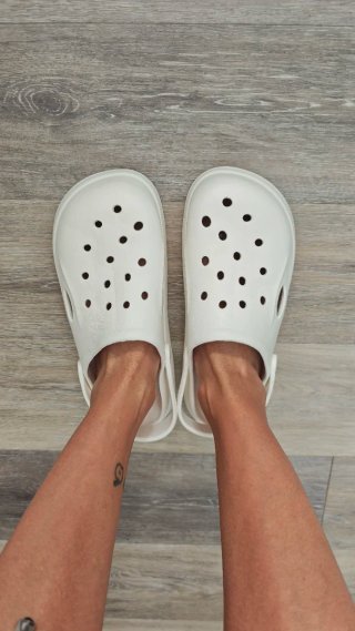 Sandalias Blancas Verano Mujer similares a crocs