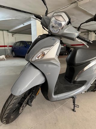 Moto 125cc Gris Scooter Nueva 680km SYM