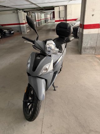 Moto 125cc Gris Scooter Nueva 680km SYM