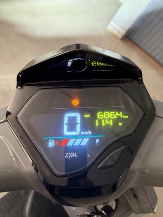 Moto 125cc Gris Scooter Nueva 680km SYM