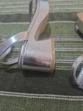 Sandalias plateadas Ulanka T37