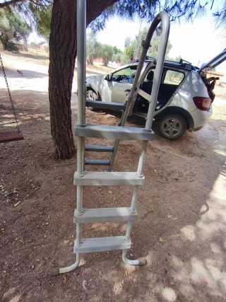 Escalera Piscina 4 Peldaños Metal/Plástico