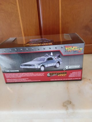 Coche Regreso al Futuro II 1:43 de Jada Diecast