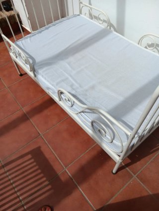 Cama extensible forja blanca 80x200cm.Precio 2unid