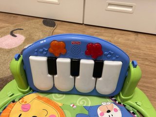 Piano Fisher Price para bebé