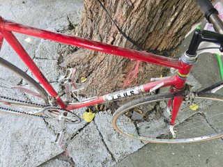Bicicleta Zeus roja de carretera