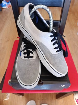 Zapatillas Vans Gris y Blanco Talla 40.5