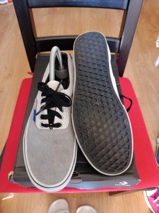 Zapatillas Vans Gris y Blanco Talla 40.5