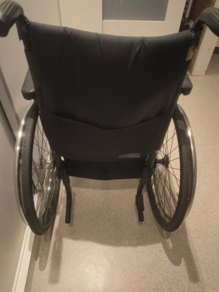 Silla de ruedas azul Kuschall