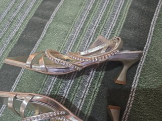 Sandalias doradas Ulanka T37