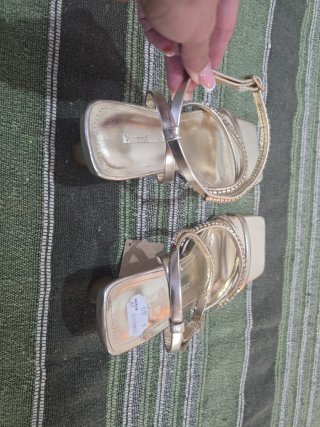 Sandalias doradas Ulanka T37