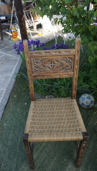 Lote Sillas madera tallada mas sillón regalo 10 €