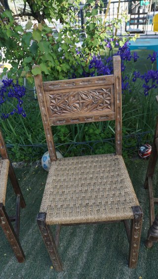 Lote Sillas madera tallada mas sillón regalo 10 €