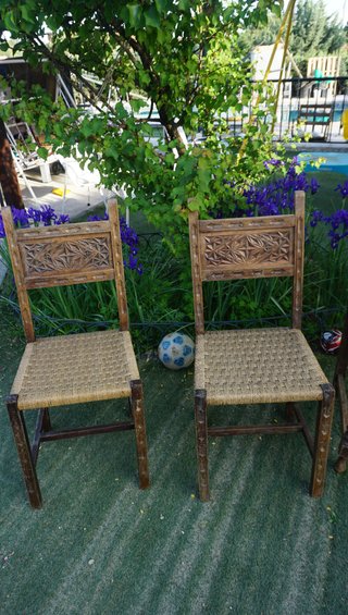 Lote Sillas madera tallada mas sillón regalo 10 €