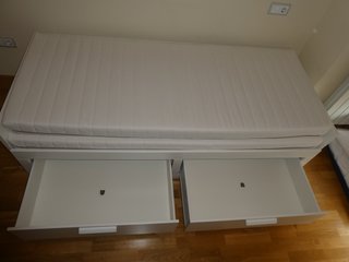 Cama IKEA BRIMNES con 2 cajones y 2 colchones