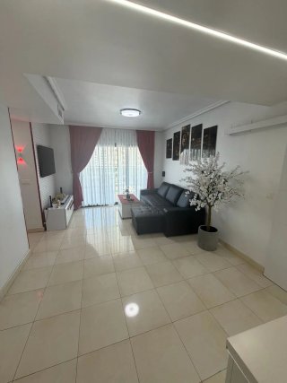 PISO EDIFICIO KRONOS
