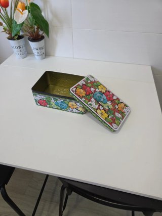 Caja Vintage en perfecto estado.