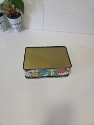 Caja Vintage en perfecto estado.