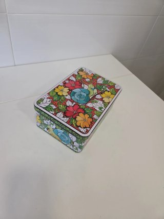 Caja Vintage en perfecto estado.