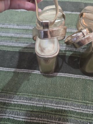Sandalias doradas Ulanka T40