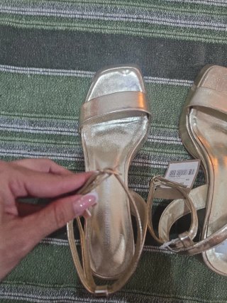 Sandalias doradas Ulanka T40