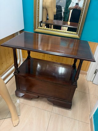Mesita vintage de madera