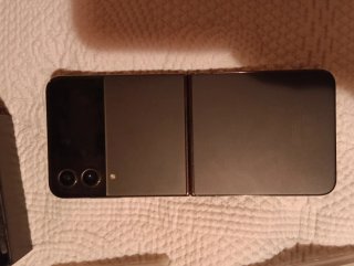 Samsung Galaxy Z Flip4 Scatola Nera