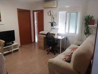 Habitación cómoda para alquilar en piso de 3 habit
