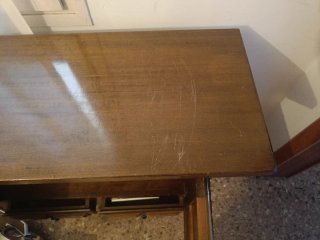 Mueble de madera antiguo para restaurar
