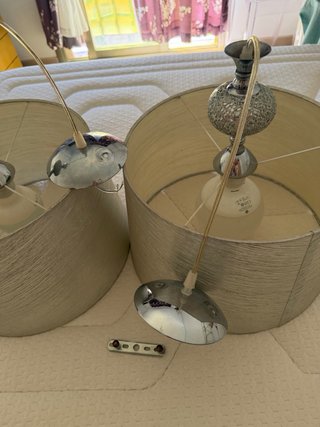 2 Lámparas de Techo Beige y Plateadas