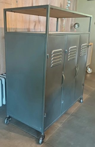 Mueble estilo bar metal y madera