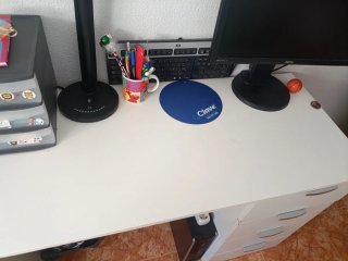 Mesa de ordenador blanca