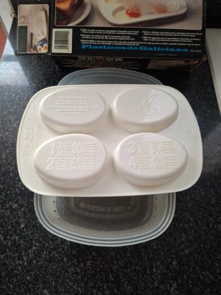 Freidora de huevos microondas con tapa