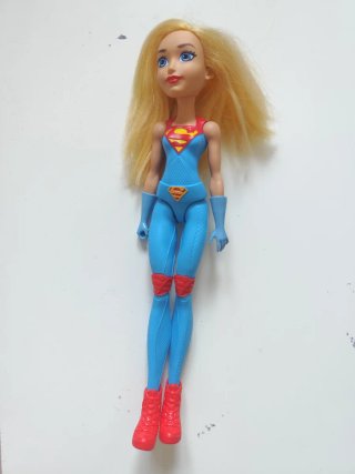 Lote de 3 muñecas: Barbie sirena, Supergirl, Batgi