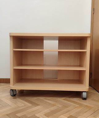 Mesa TV madera con ruedas