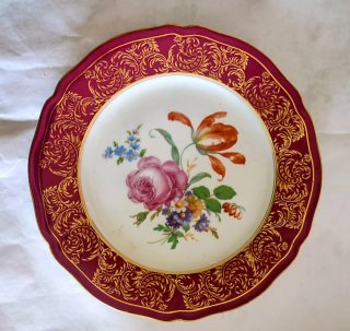 Set di porcellana: teiere e piatti