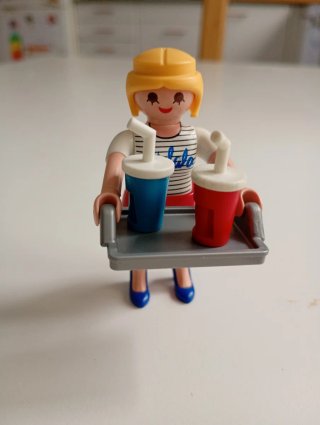 Playmobil camarera bar con bebidas