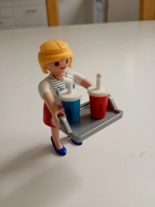 Playmobil camarera bar con bebidas