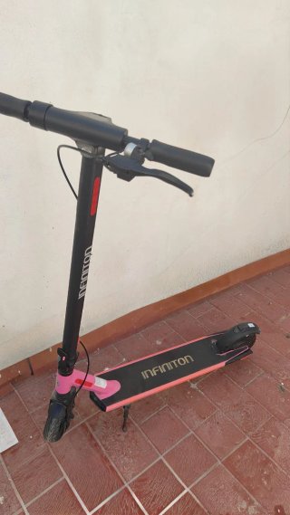 Patinete Eléctrico INFINITON Rosa