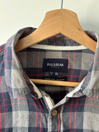 Camisa cuadros PULL&BEAR gris y rojo Talla M