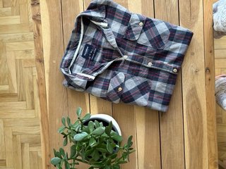 Camisa cuadros PULL&BEAR gris y rojo Talla M