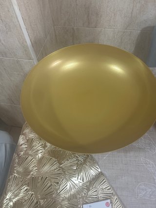 Frutero dorado y 2 salvamanteles