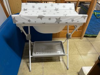 Cambiador con bañera Plastimyr LEA