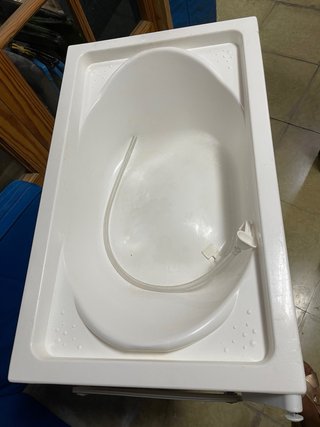 Cambiador con bañera Plastimyr LEA