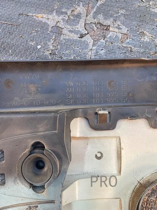03G103925 tapa de motor Volkswagen golf V 2.0tdi 140cv