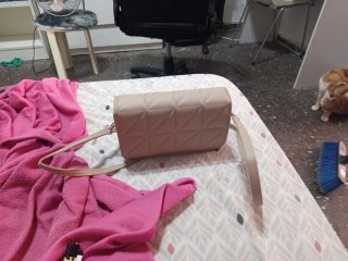 Bolso de mano acolchado beige
