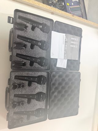 Behringer Ultravoice XM1800S 6 Micrófonos