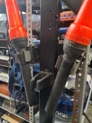 Soporte linternas mampara